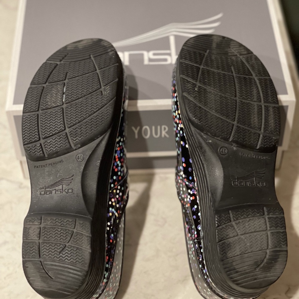 Dansko Confetti Lt Clogs - image 4